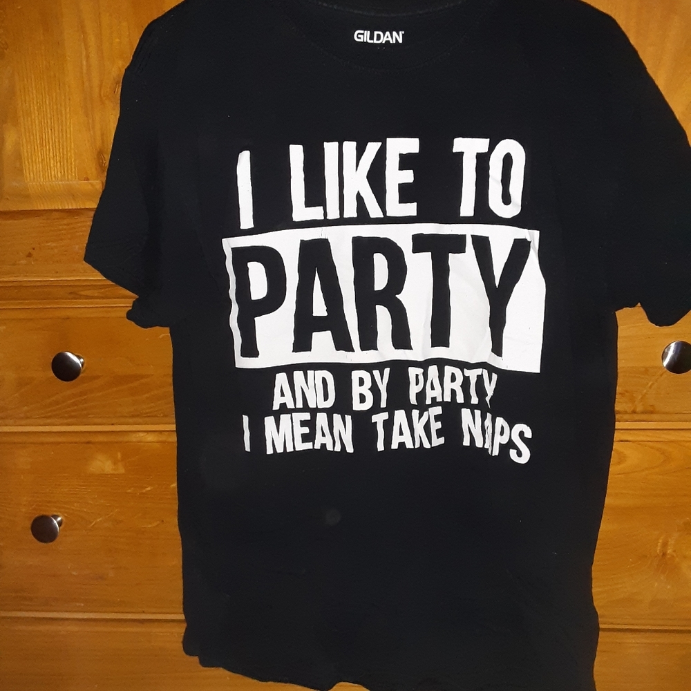 Gildan t shirt